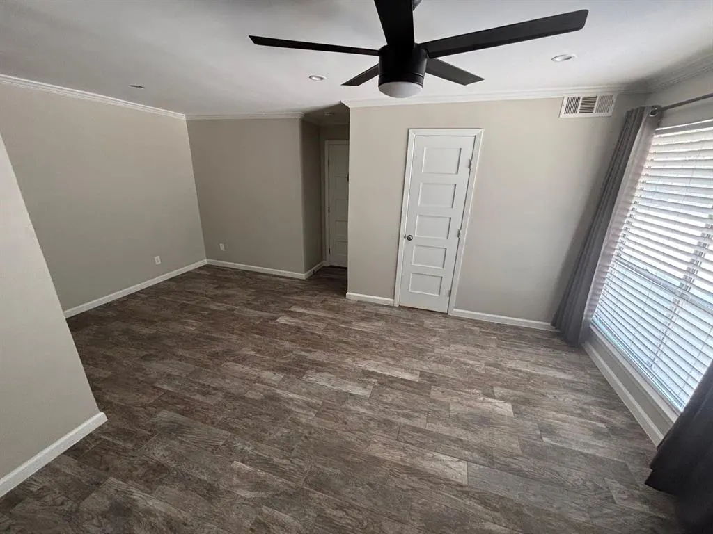 4044 Buena Vista Street, #111
