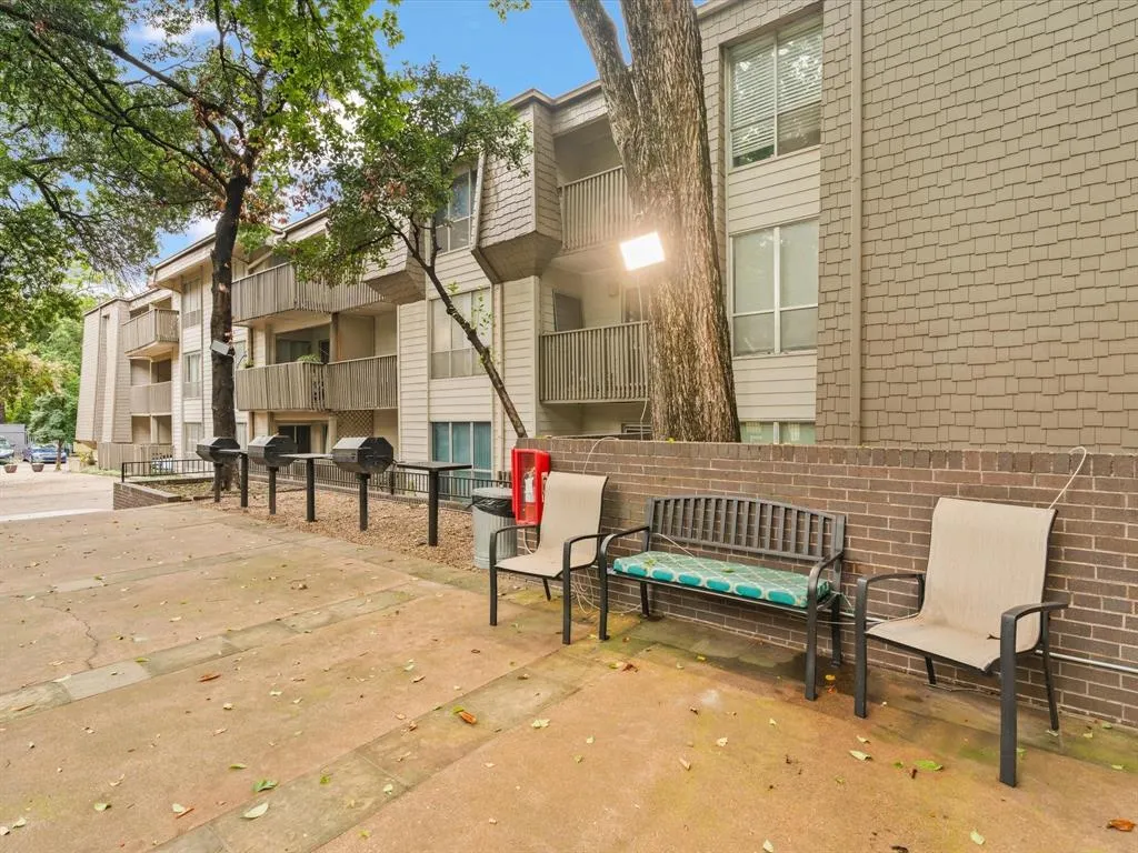4859 Cedar Springs Road, #240