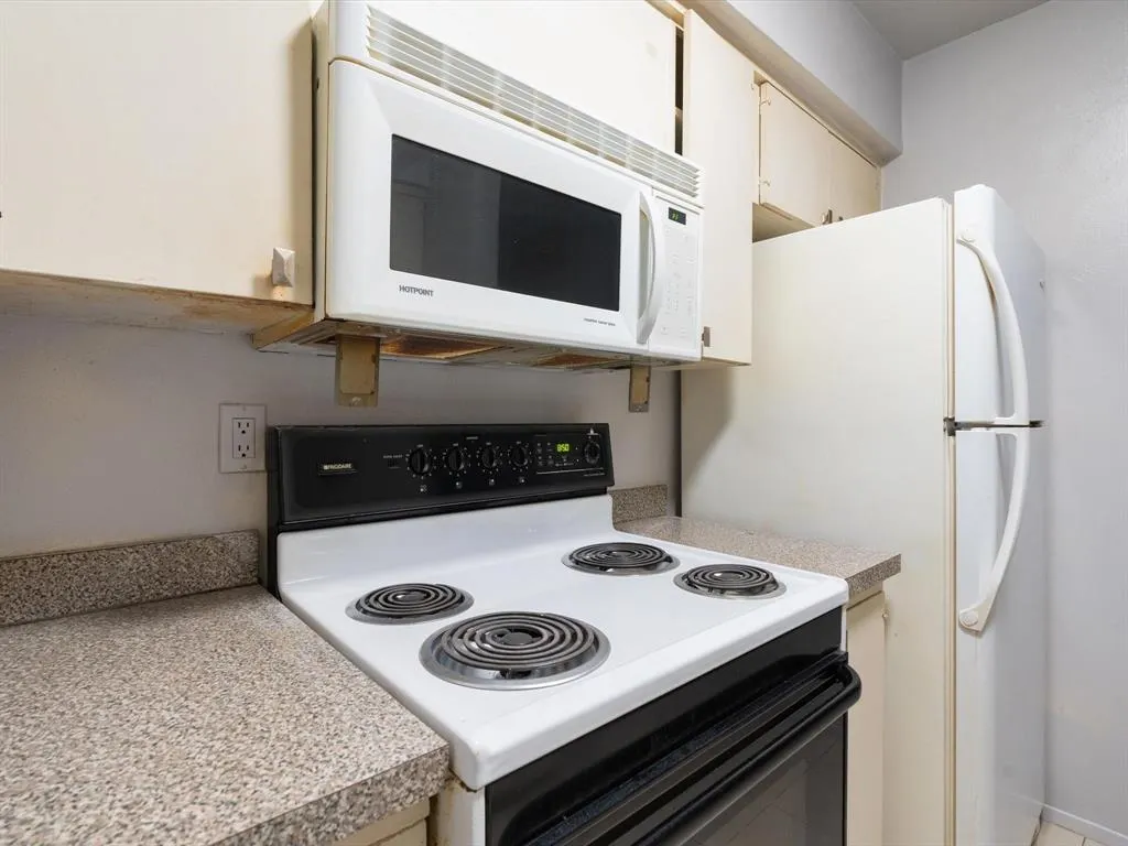 4859 Cedar Springs Road, #240