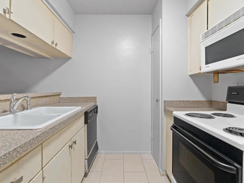 4859 Cedar Springs Road, #240