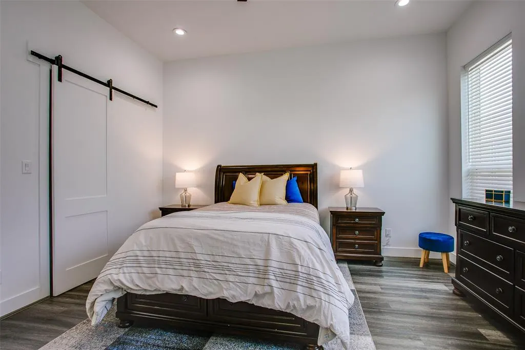 2239 Lovedale Avenue, #105