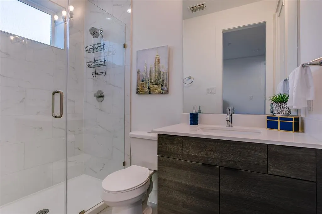 2239 Lovedale Avenue, #105