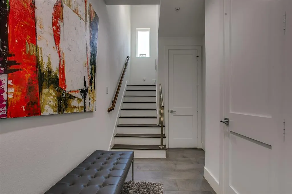 2239 Lovedale Avenue, #105
