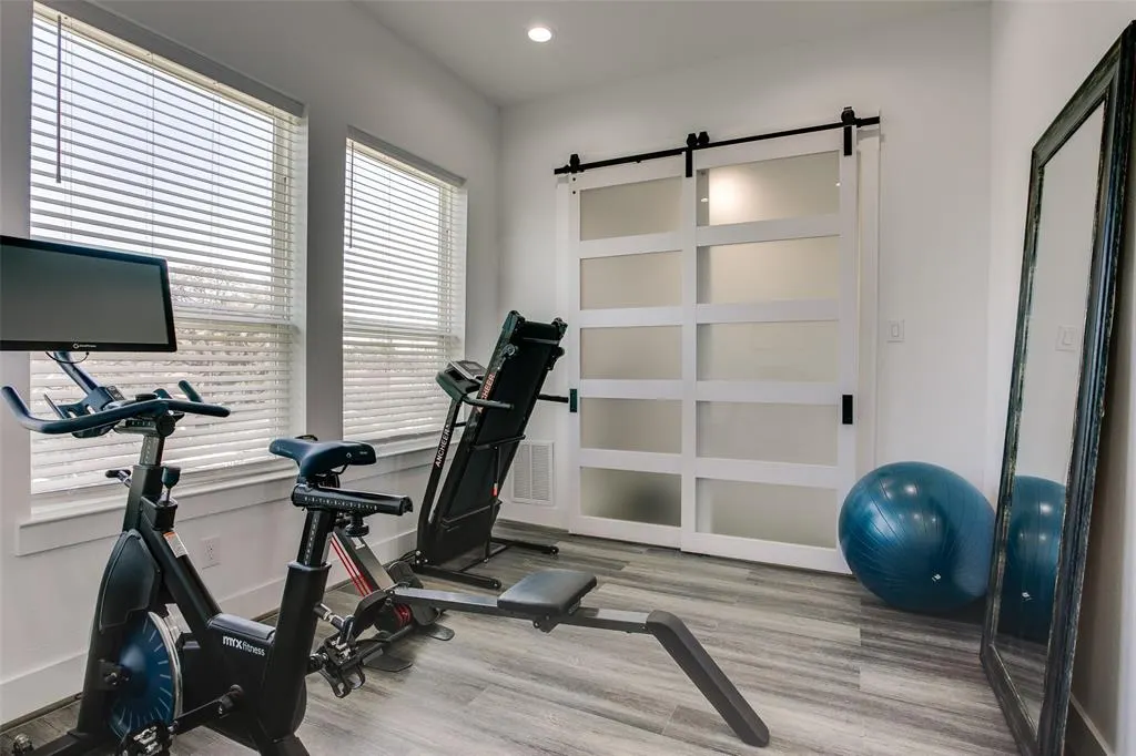 2239 Lovedale Avenue, #105
