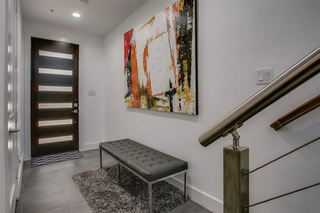 2239 Lovedale Avenue, #105