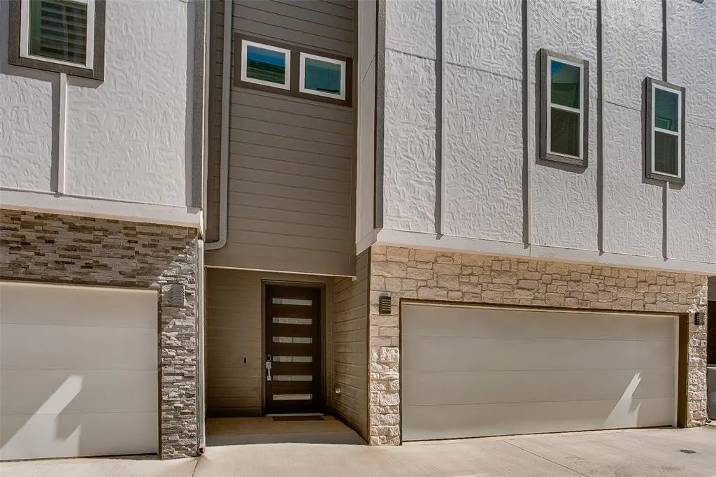 2239 Lovedale Avenue, #105