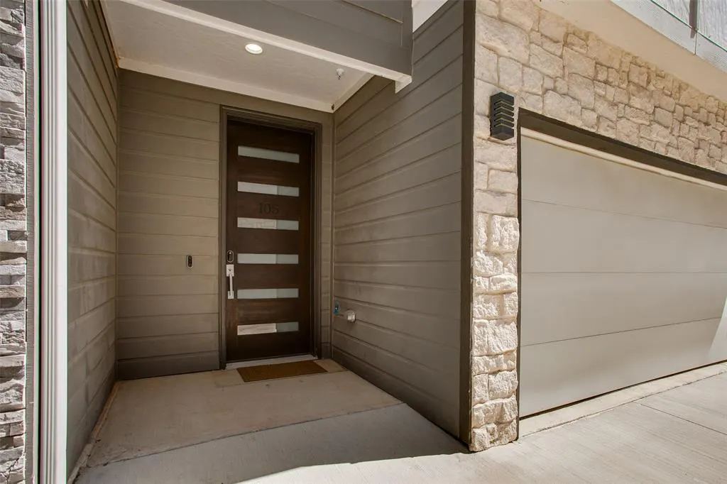 2239 Lovedale Avenue, #105