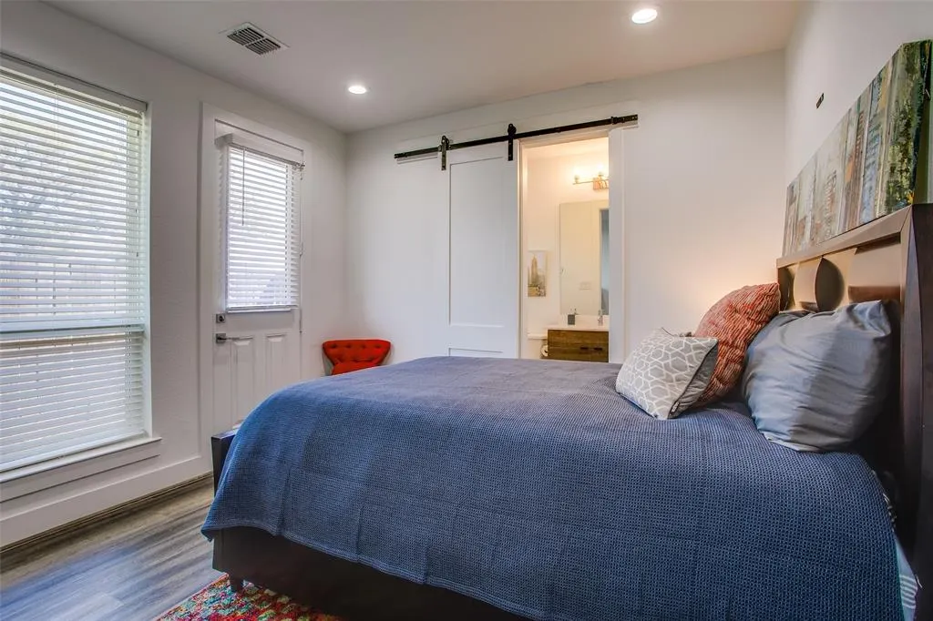2239 Lovedale Avenue, #105