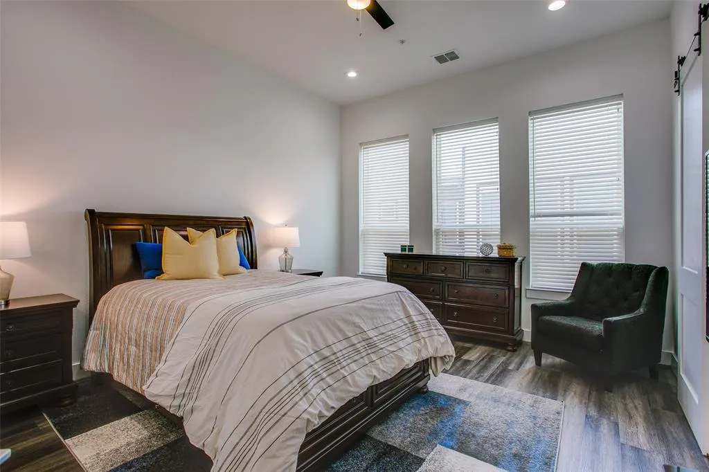 2239 Lovedale Avenue, #105