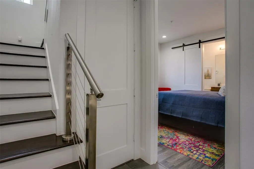 2239 Lovedale Avenue, #105