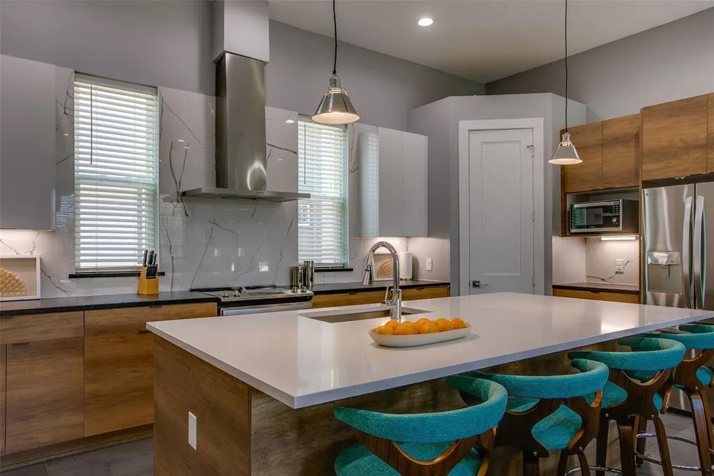 2239 Lovedale Avenue, #105