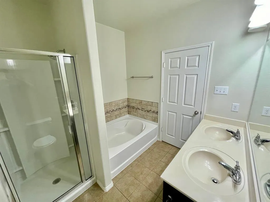 3011 Whispering Pine Boulevard