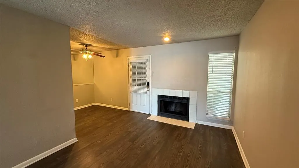 4502 Gaston Avenue, #212