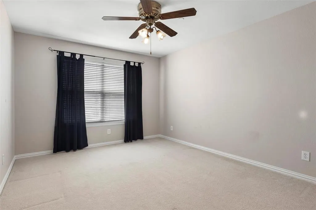 912 Englewood Lane