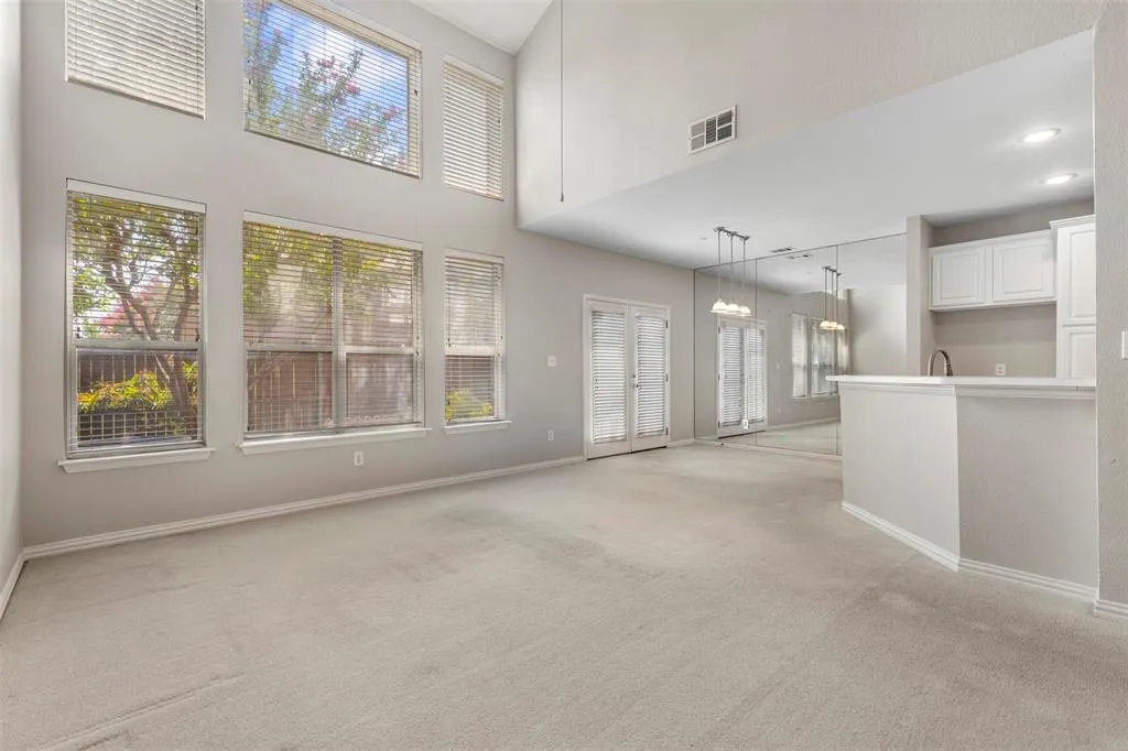 912 Englewood Lane
