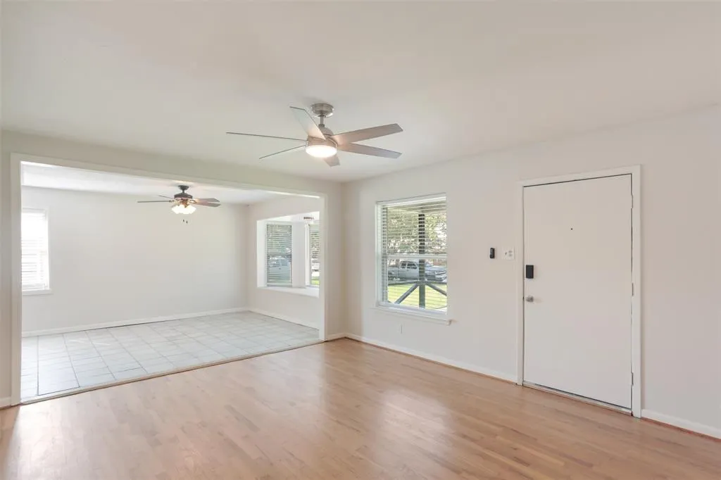 439 Daniel Street