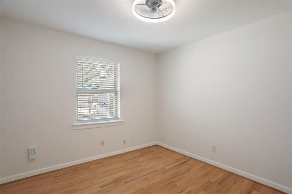 439 Daniel Street