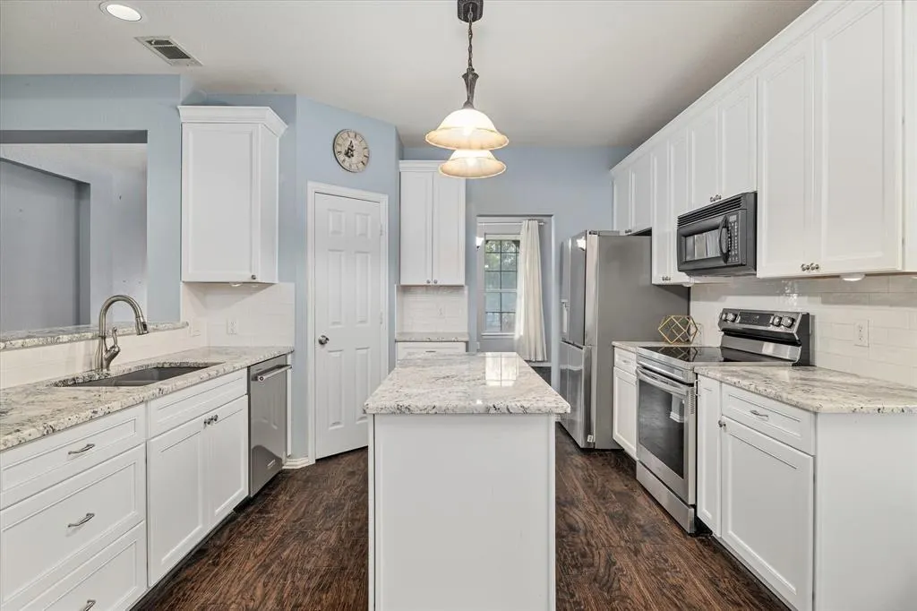 931 W Cedar Street