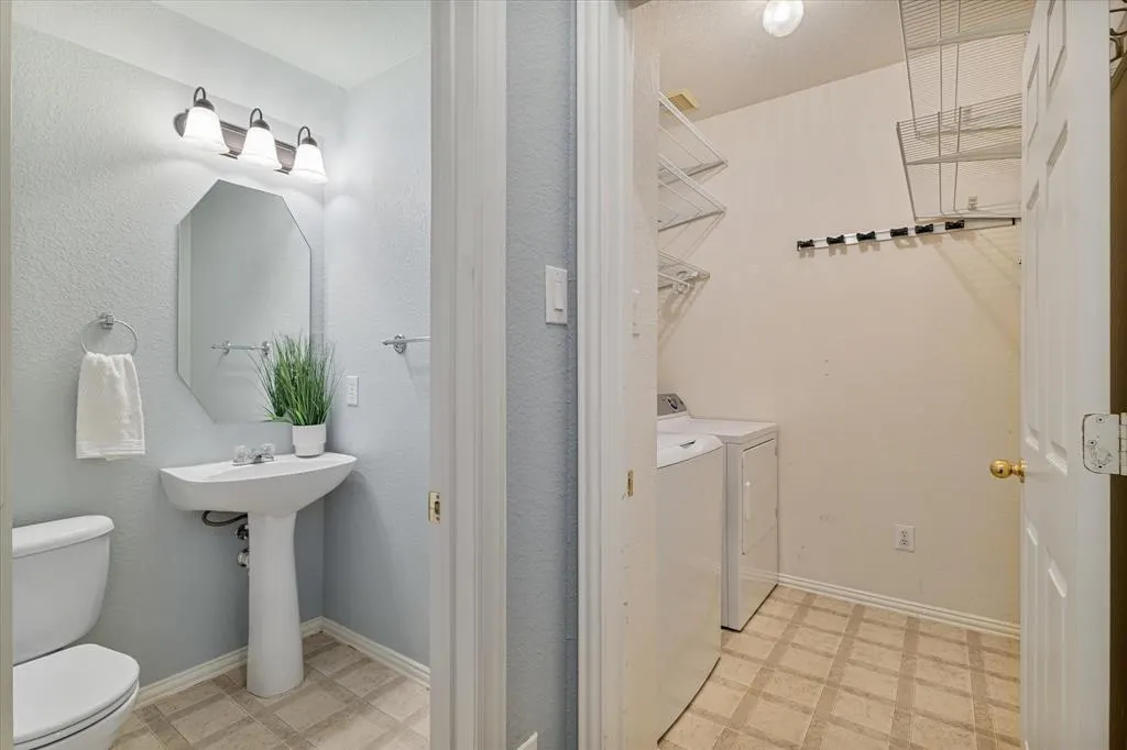 931 W Cedar Street