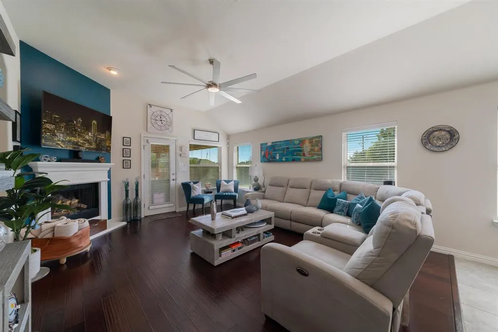 1425 Freesia Drive