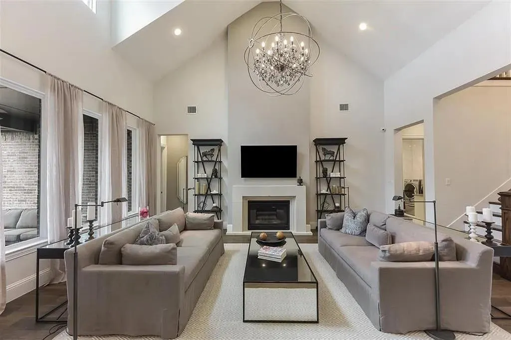 904 Devonshire Drive