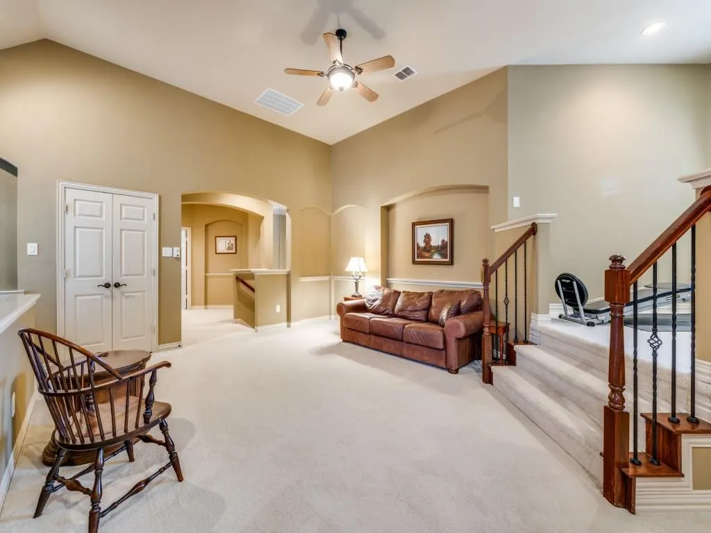 6470 Hunters Parkway