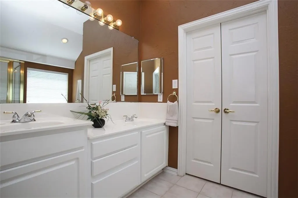 2032 Camelot Drive