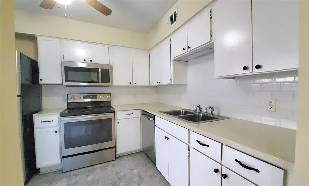 208 Village North Drive