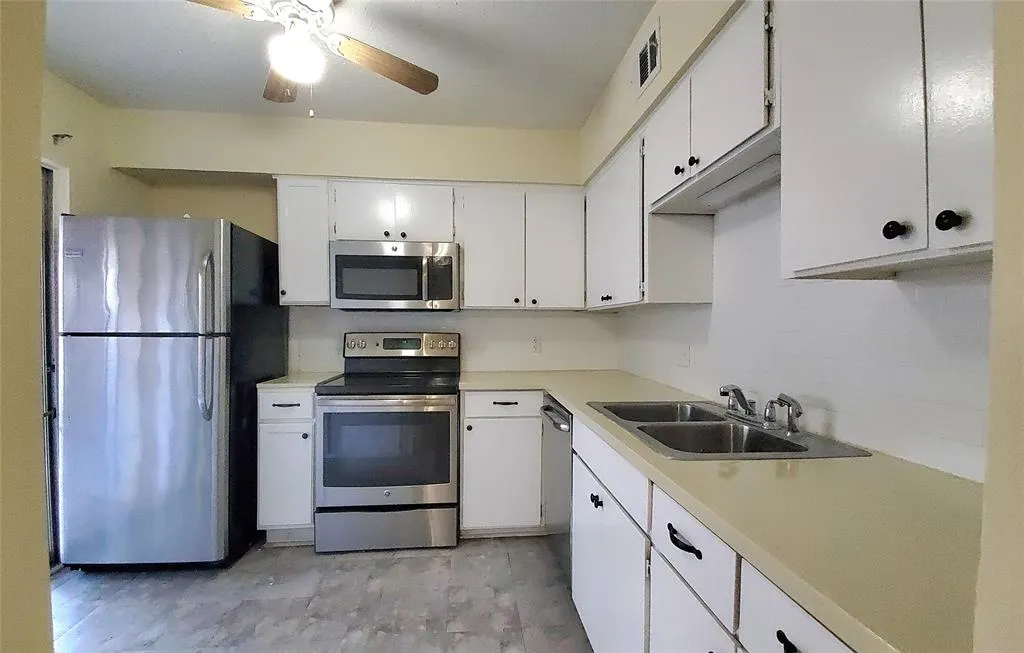 208 Village North Drive