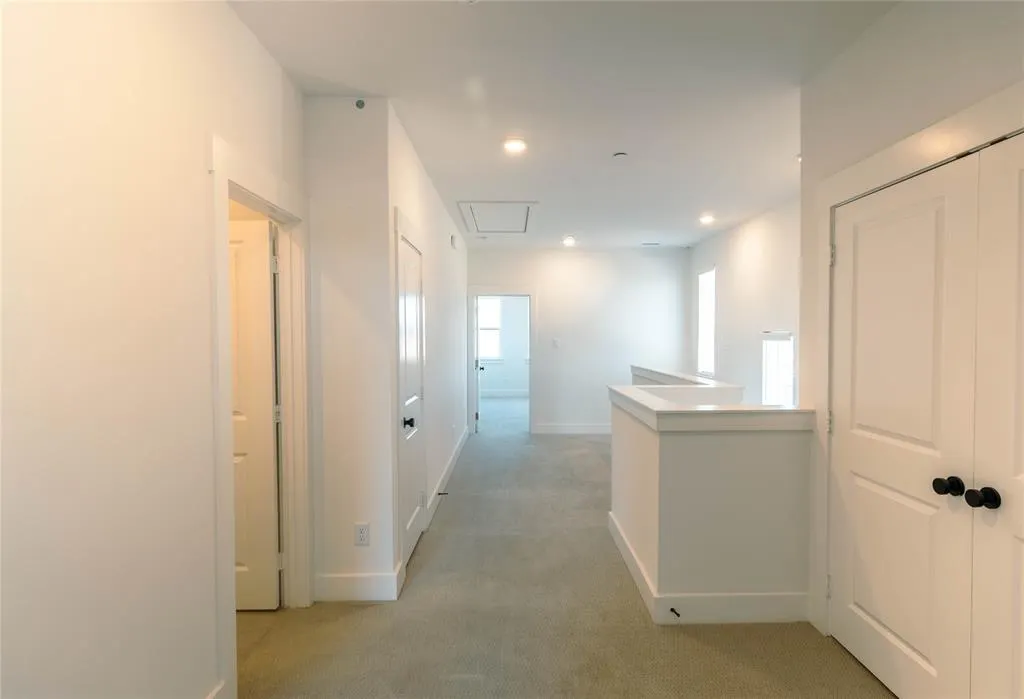3661 Rosemont Drive