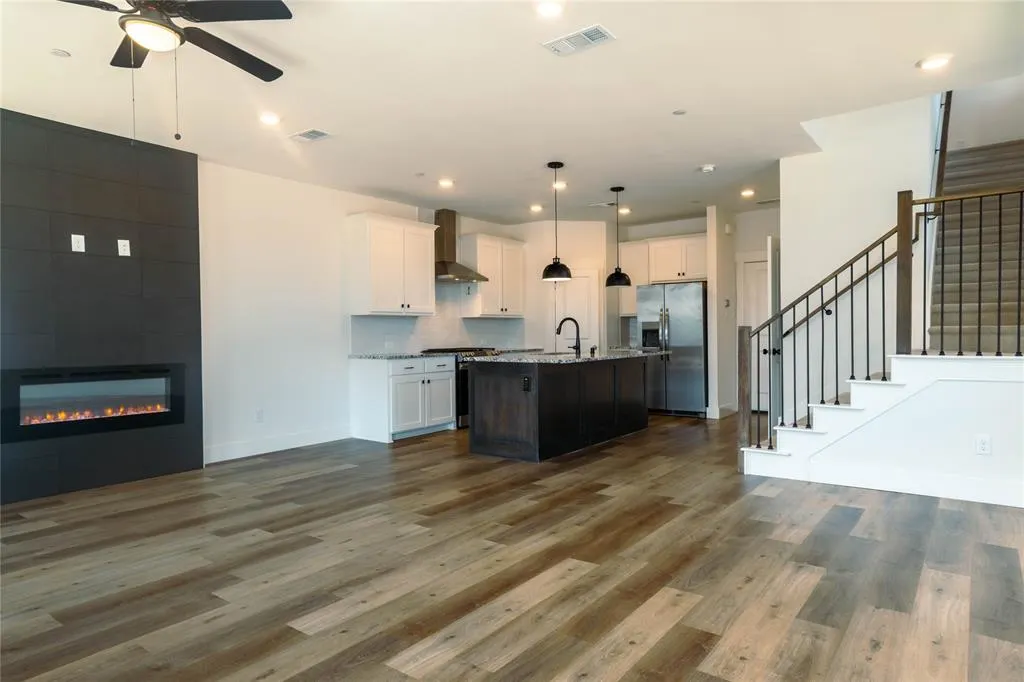 3661 Rosemont Drive