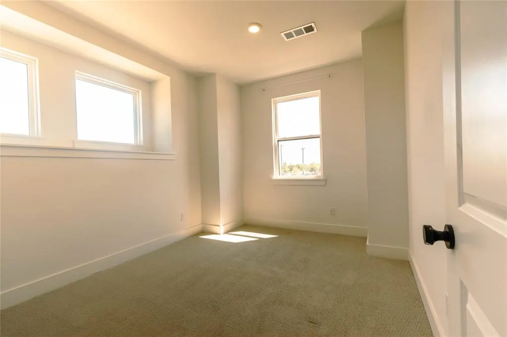 3661 Rosemont Drive