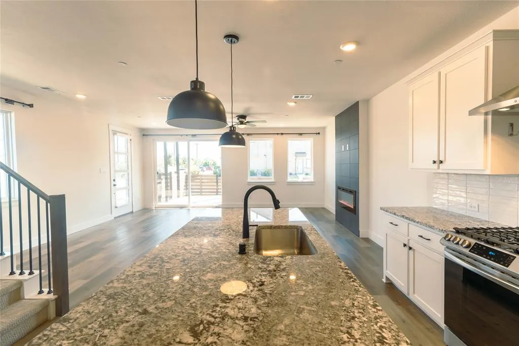 3661 Rosemont Drive