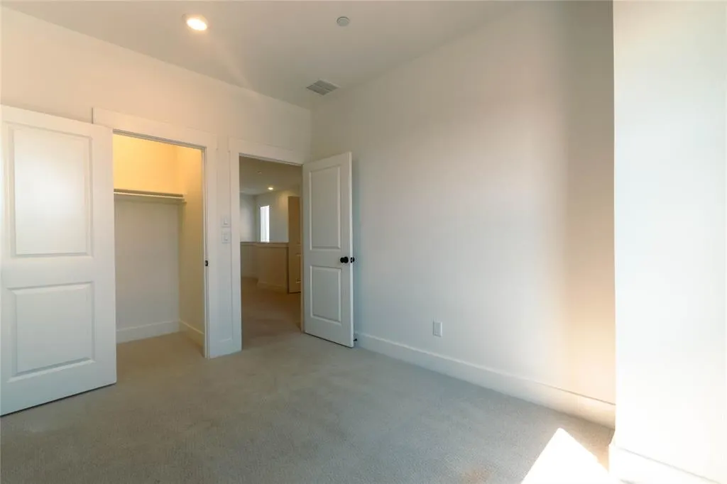 3661 Rosemont Drive