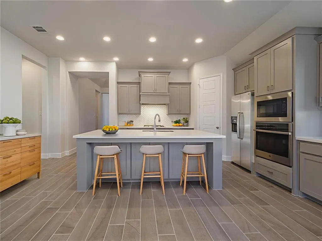 3516 Sawtooth Lane