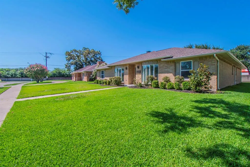 1412 Huntington Drive