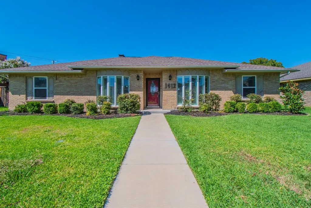 1412 Huntington Drive