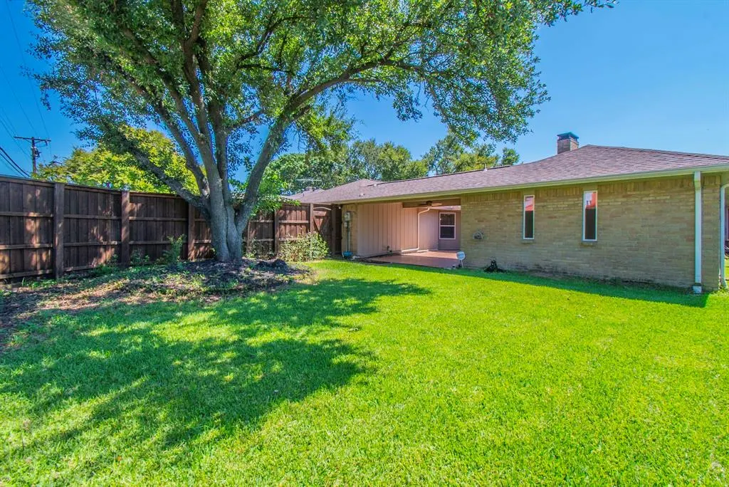 1412 Huntington Drive