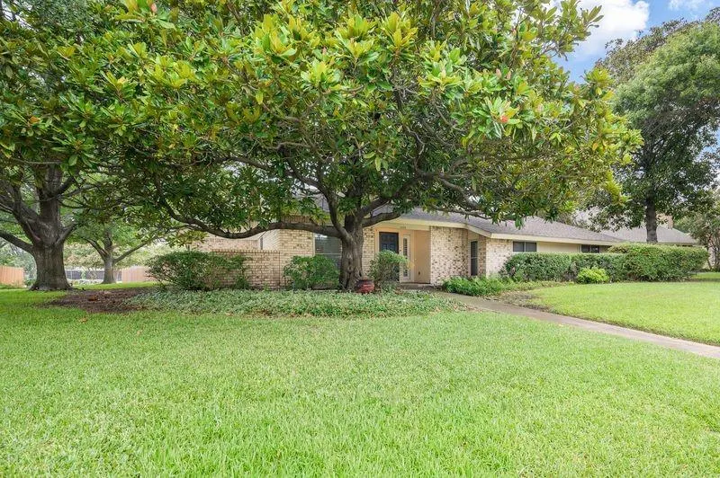 2525 Parkhaven Drive