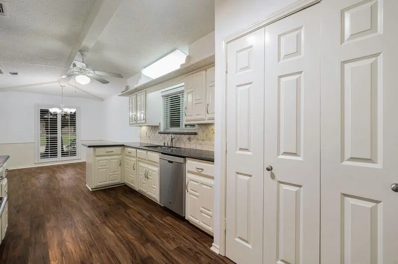 2525 Parkhaven Drive