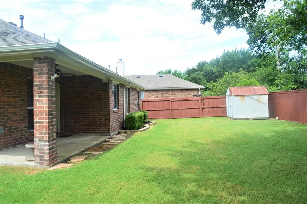 15572 Western Trail