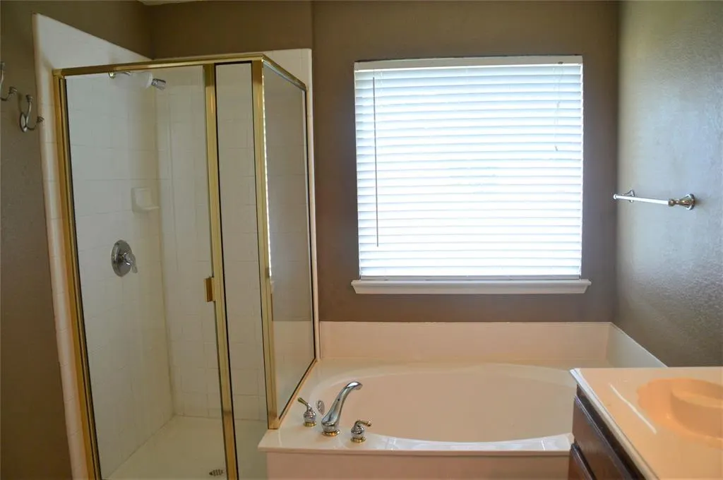 15572 Western Trail