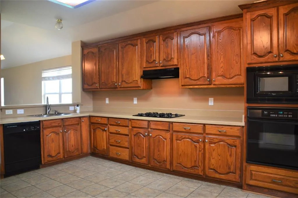15572 Western Trail