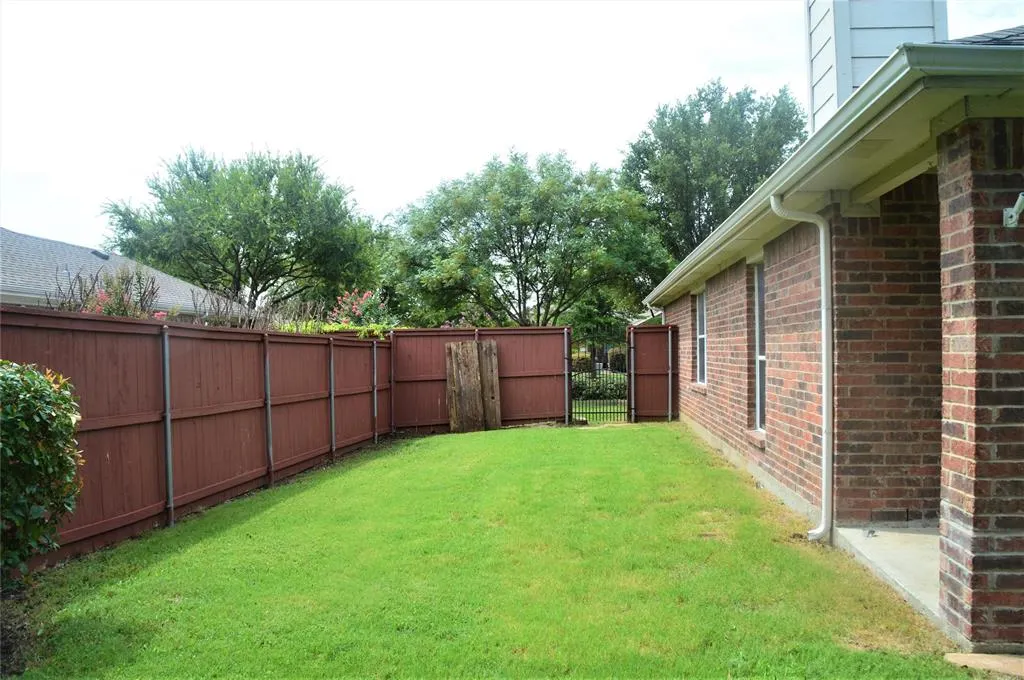 15572 Western Trail
