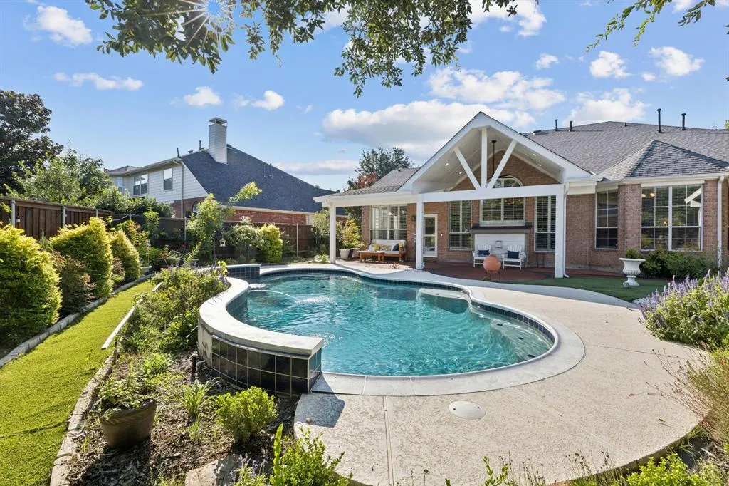 1318 Salado Drive