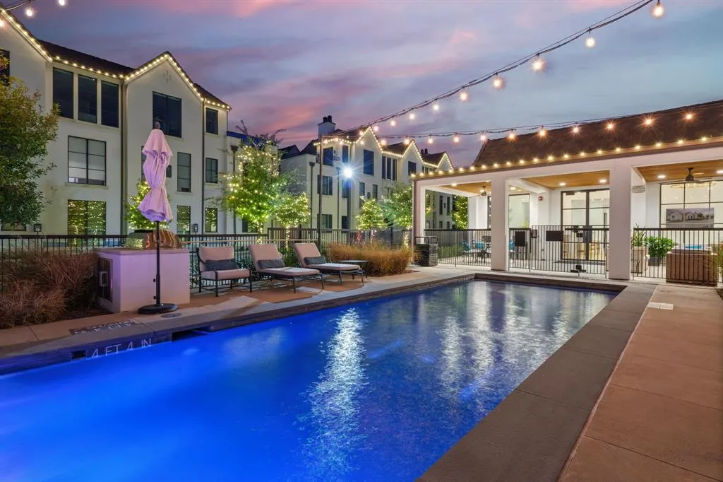 5270 Town and Country Boulevard, #216