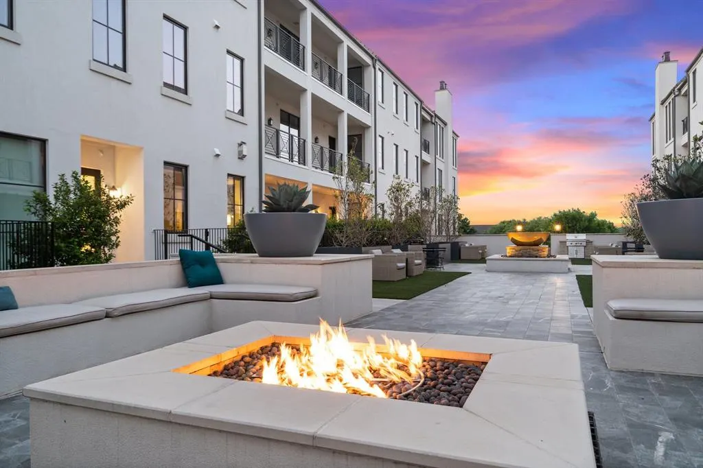 5270 Town and Country Boulevard, #216