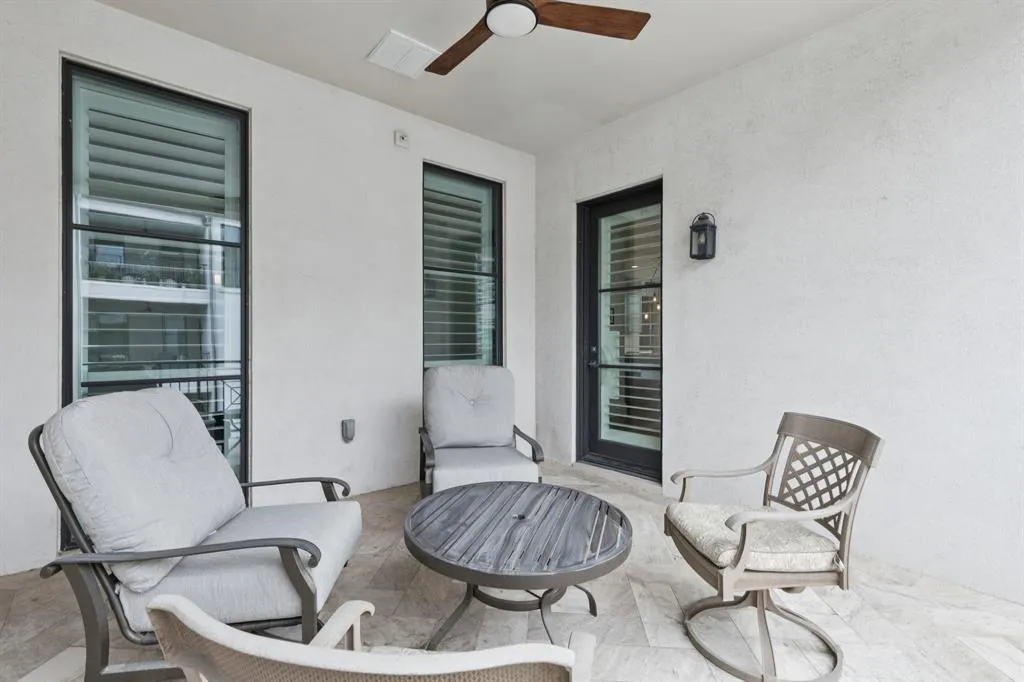 5270 Town and Country Boulevard, #216