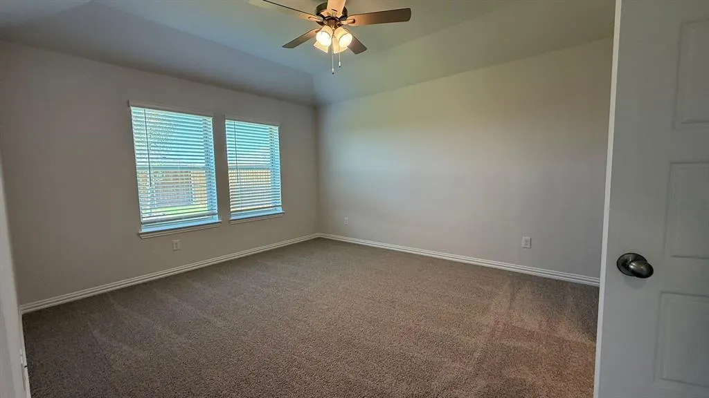 820 JACQUELYN DR