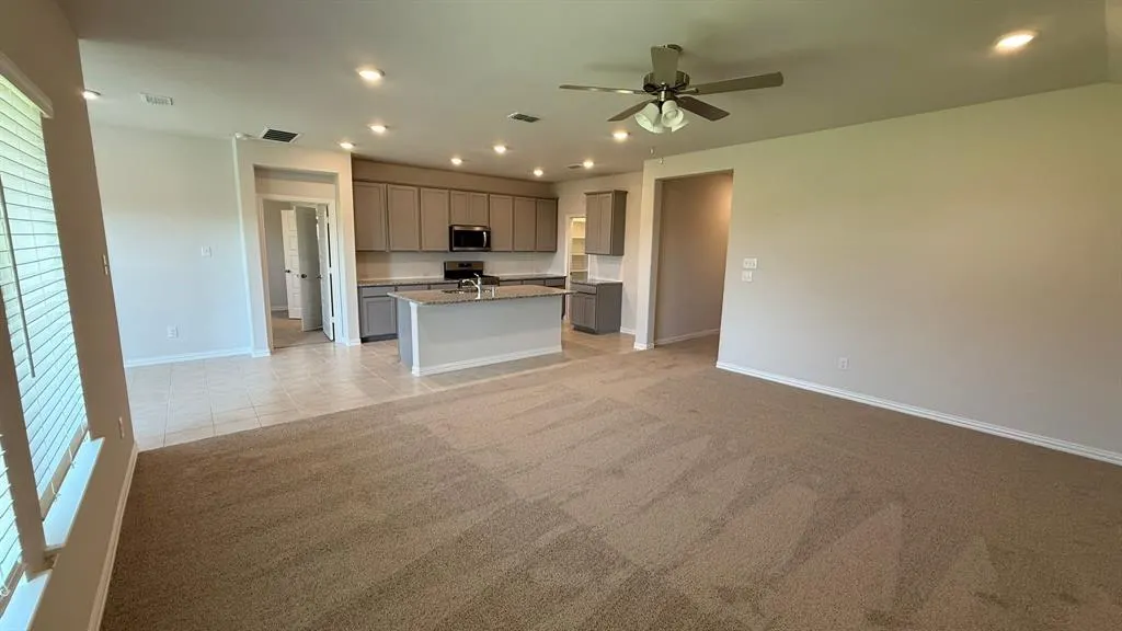820 JACQUELYN DR